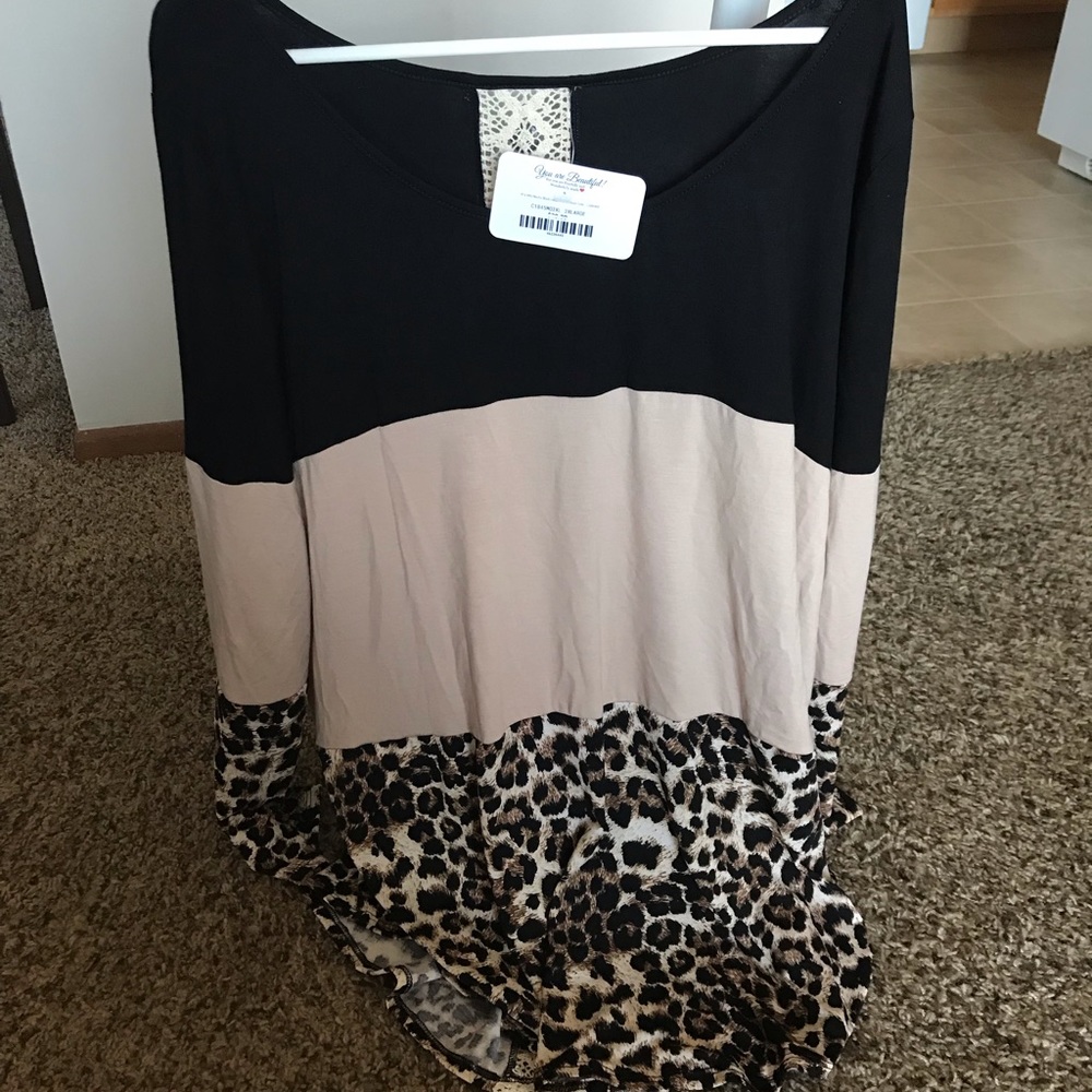 Plus size leopard color block tunic